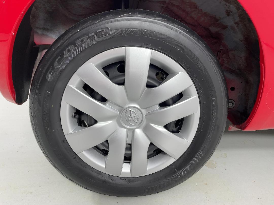 Photo '12' of Toyota Yaris