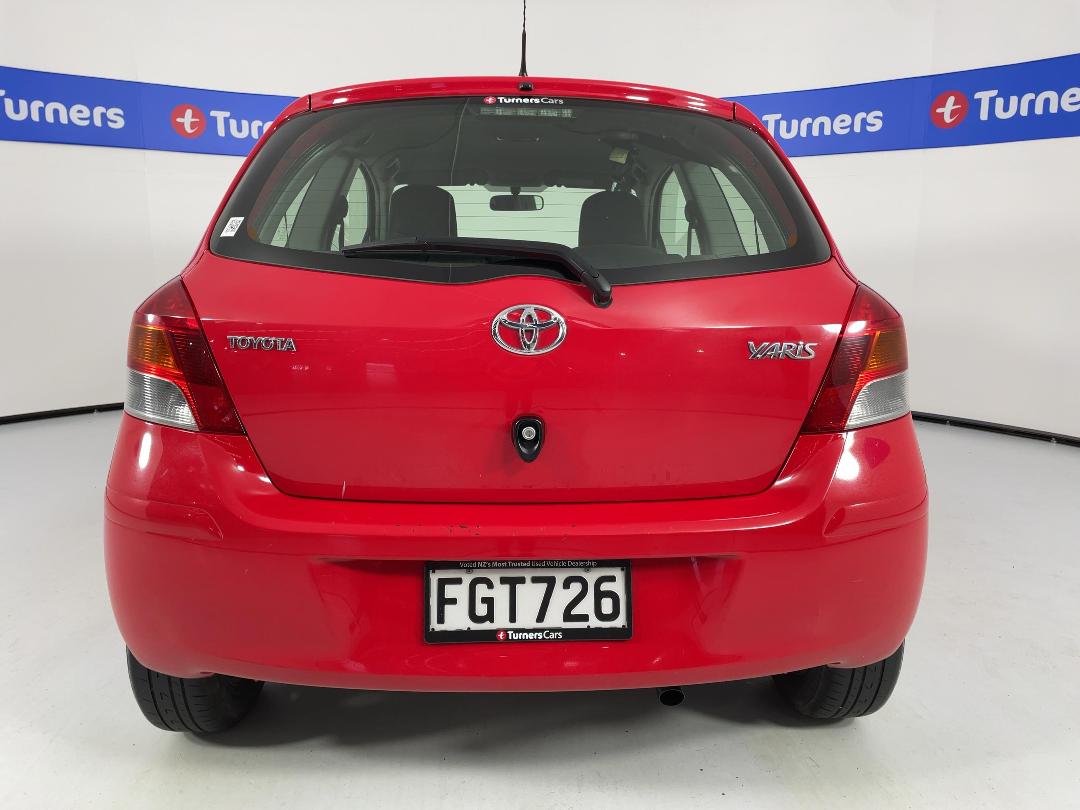 Photo '6' of Toyota Yaris
