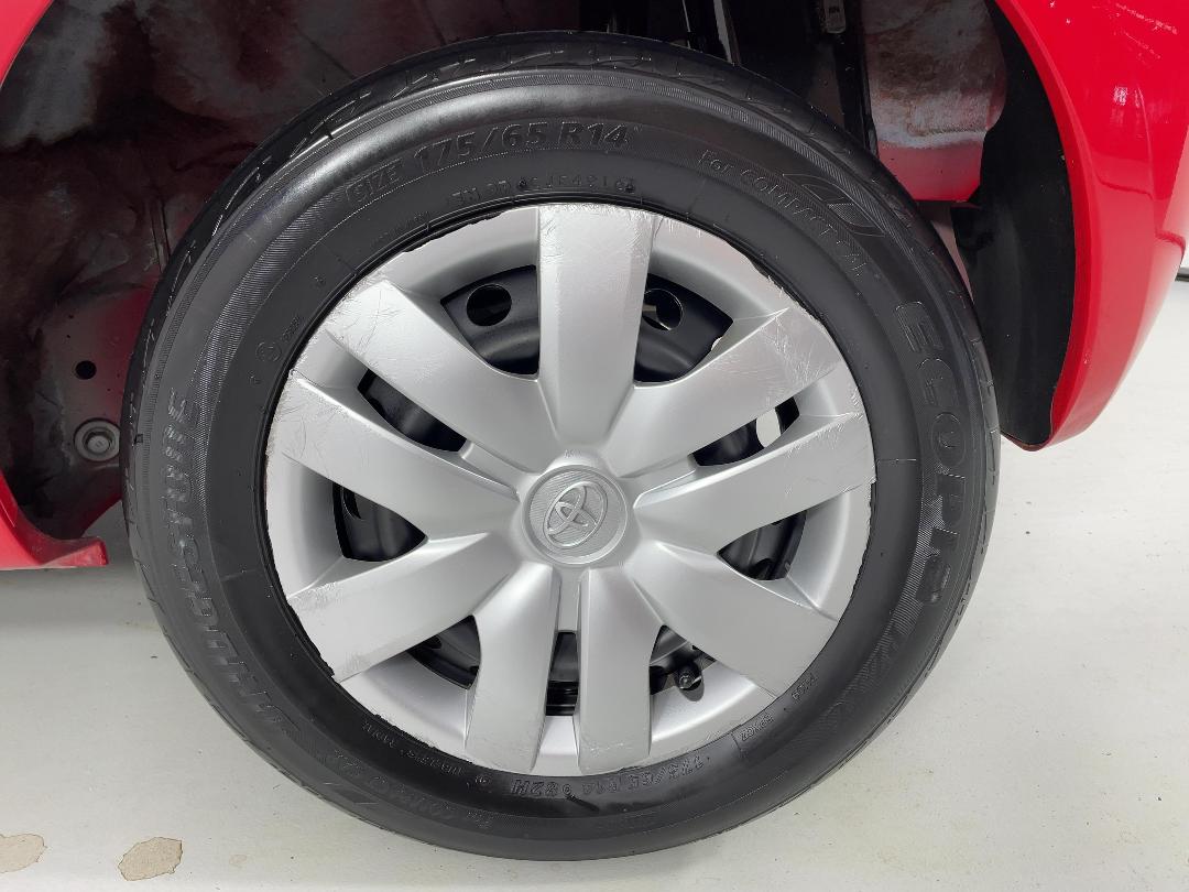 Photo '11' of Toyota Yaris