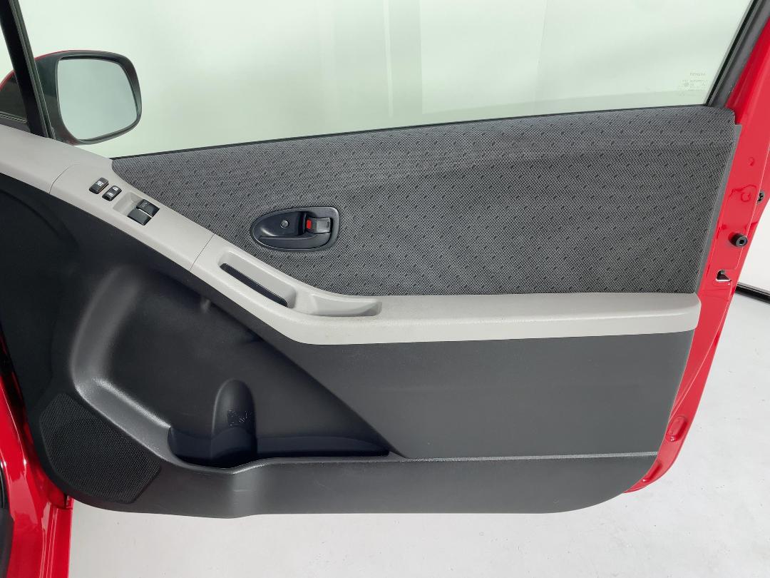 Photo '15' of Toyota Yaris