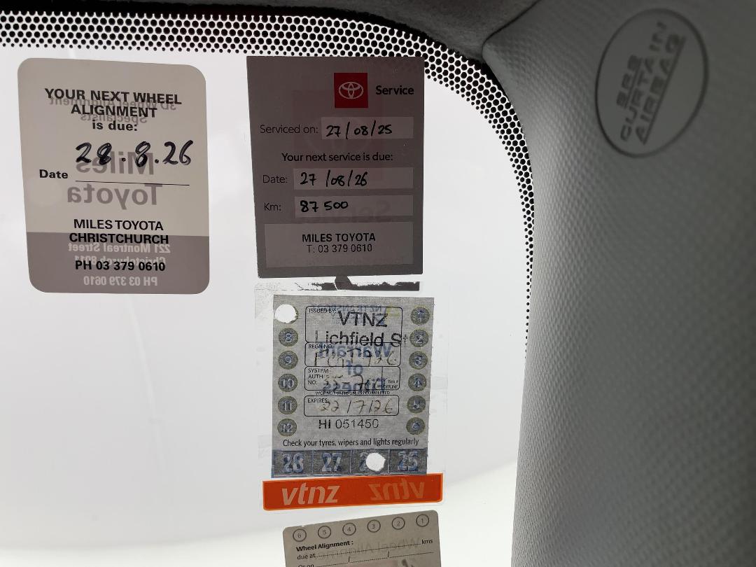 Photo '22' of Toyota Yaris