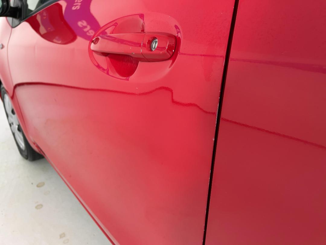 Photo '24' of Toyota Yaris