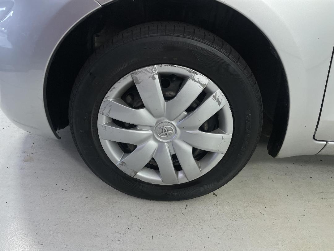 Photo '10' of Toyota Yaris