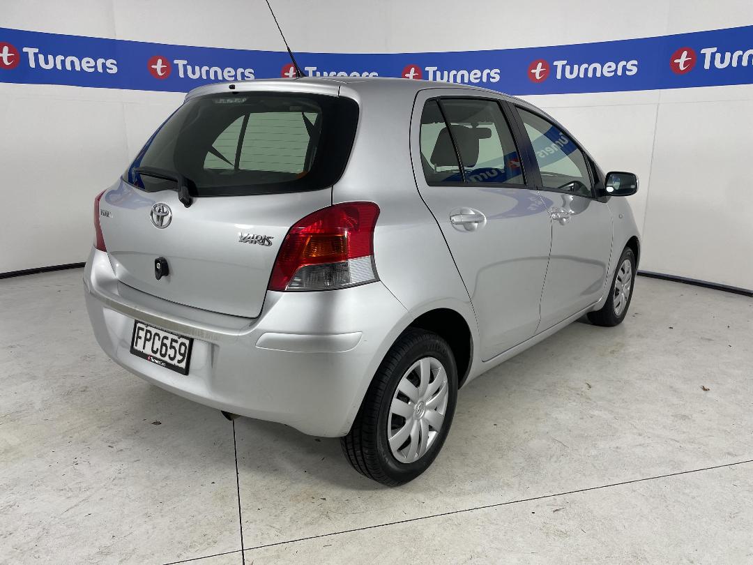 Photo '7' of Toyota Yaris