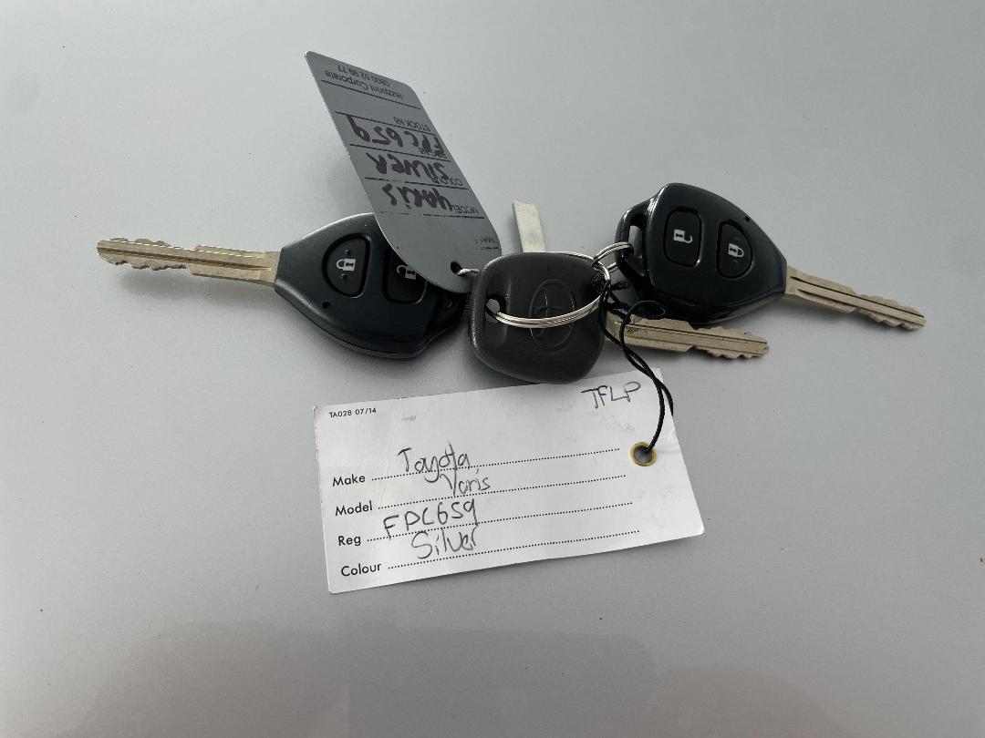 Photo '22' of Toyota Yaris