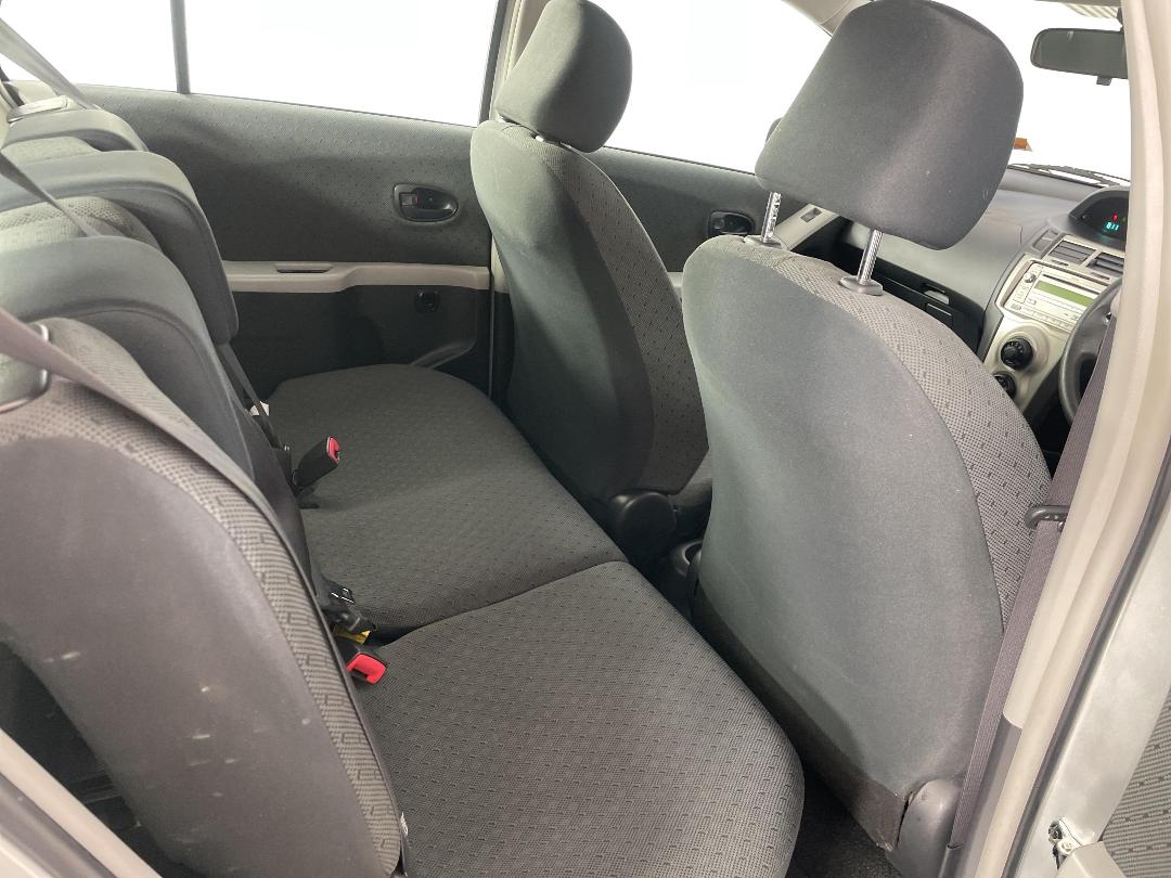 Photo '20' of Toyota Yaris