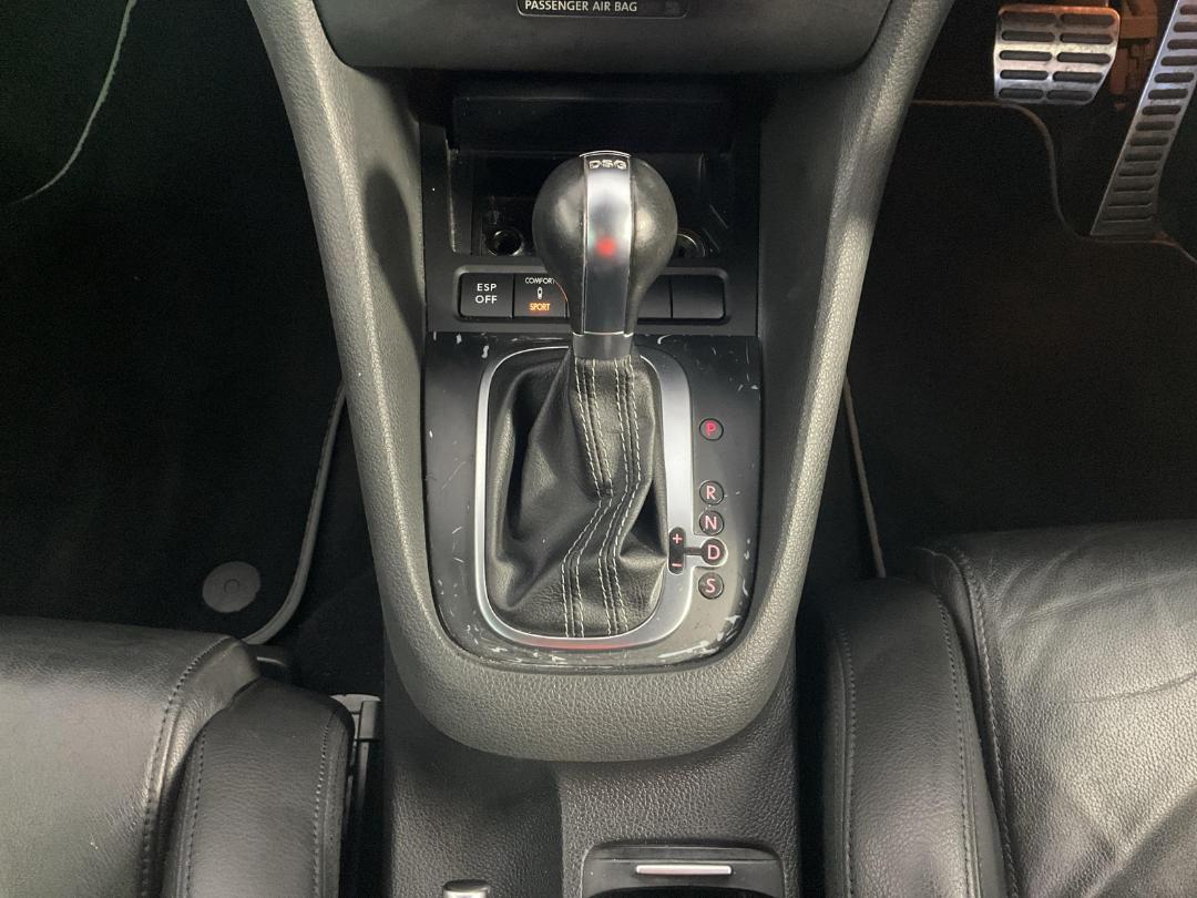 Photo '18' of Volkswagen Golf