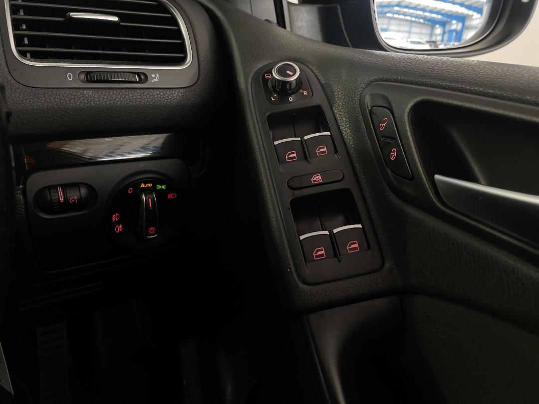 Photo '25' of Volkswagen Golf Photo '25' of Volkswagen Golf