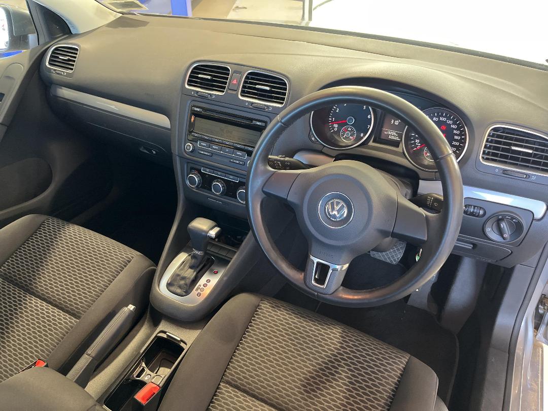 Photo '14' of Volkswagen Golf VI 77KW TSI