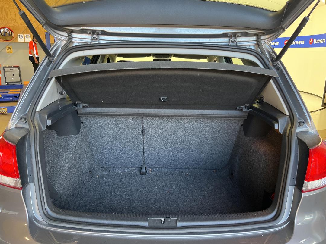 Photo '16' of Volkswagen Golf VI 77KW TSI