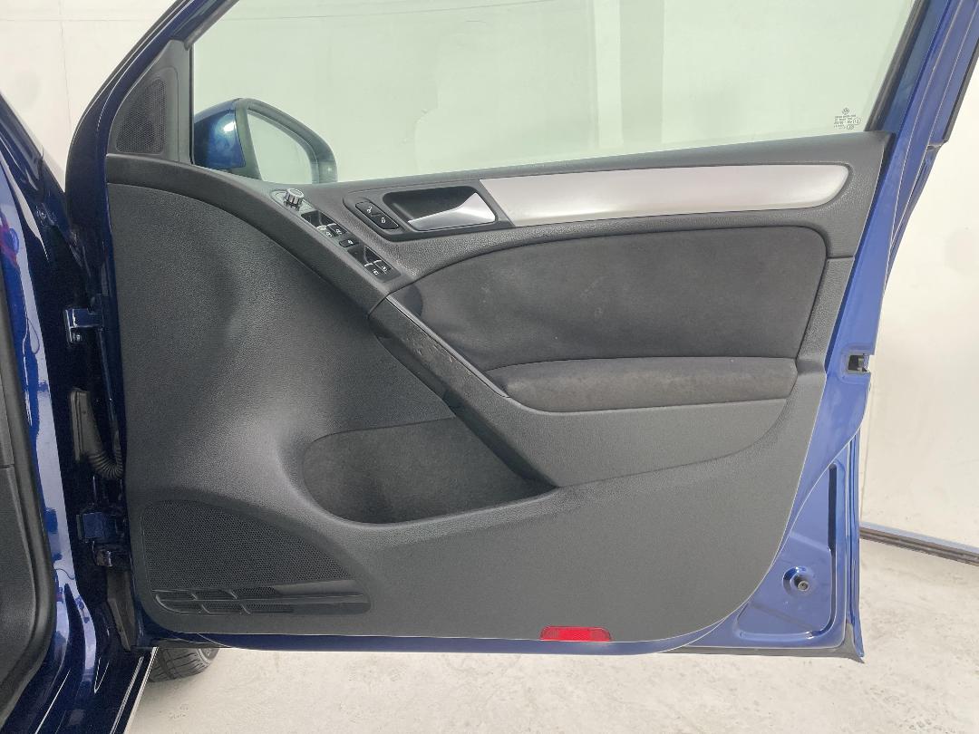 Photo '15' of Volkswagen Golf Photo '15' of Volkswagen Golf