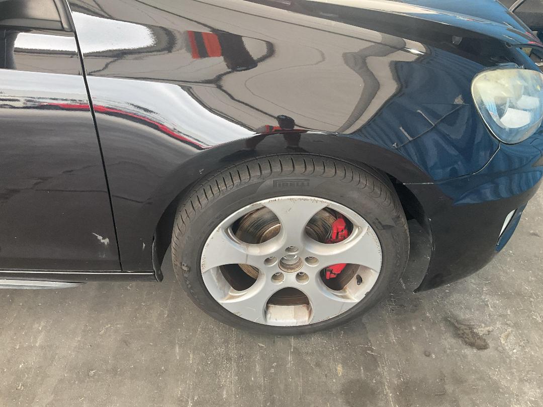 Photo '20' of Volkswagen Golf GTI