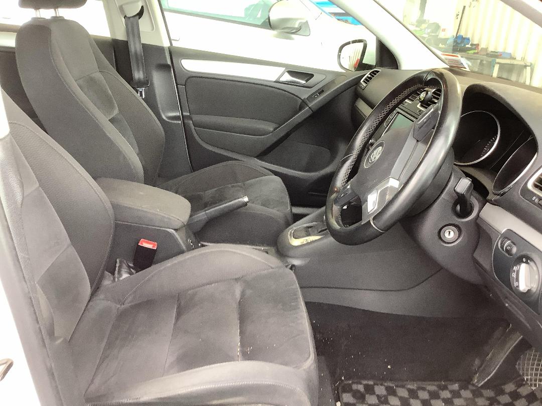 Photo '8' of Volkswagen Golf