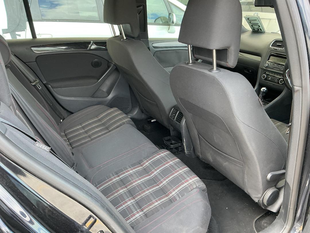 Photo '8' of Volkswagen Golf