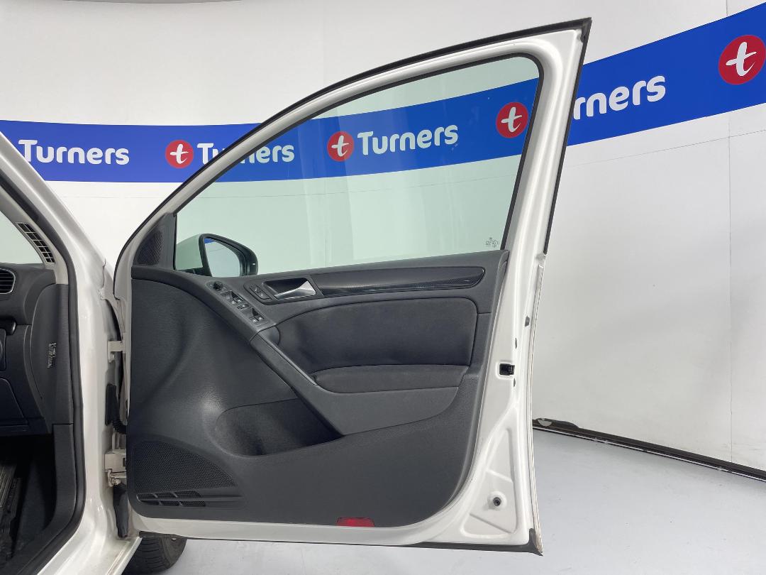 Photo '13' of Volkswagen Golf