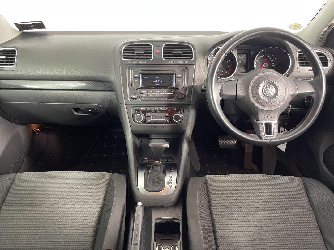 Photo '16' of Volkswagen Golf