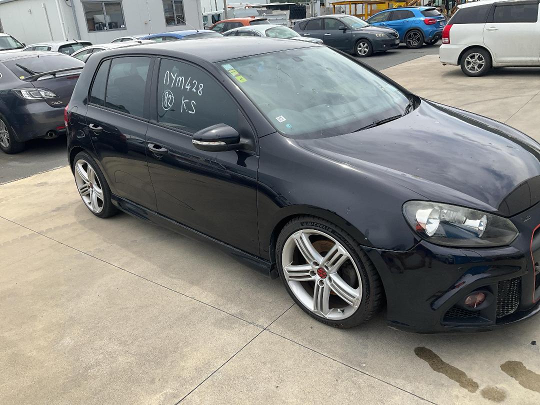 Photo '6' of Volkswagen Golf TSI 118KW