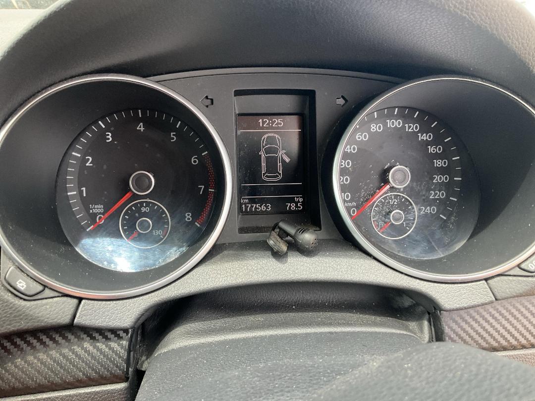 Photo '8' of Volkswagen Golf TSI 118KW