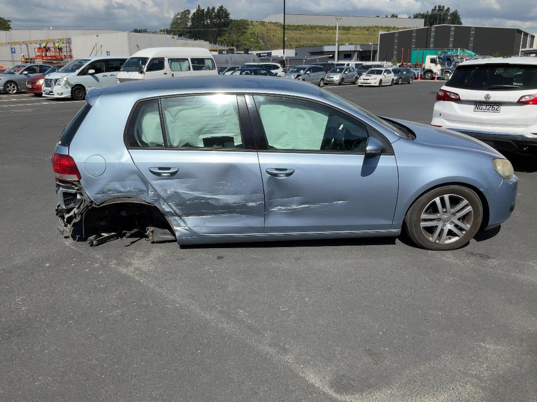 Photo '8' of Volkswagen Golf TSI Photo '8' of Volkswagen Golf TSI