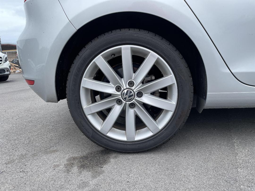 Photo '8' of Volkswagen Golf TSI