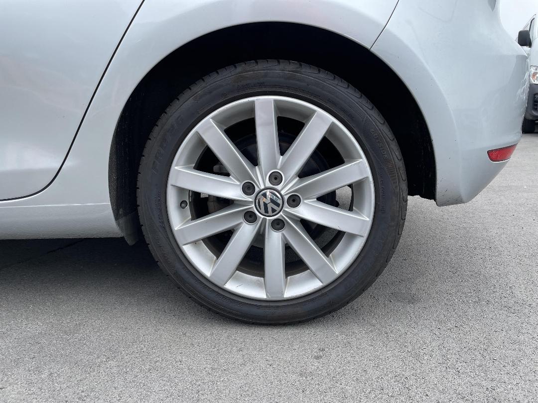 Photo '11' of Volkswagen Golf TSI