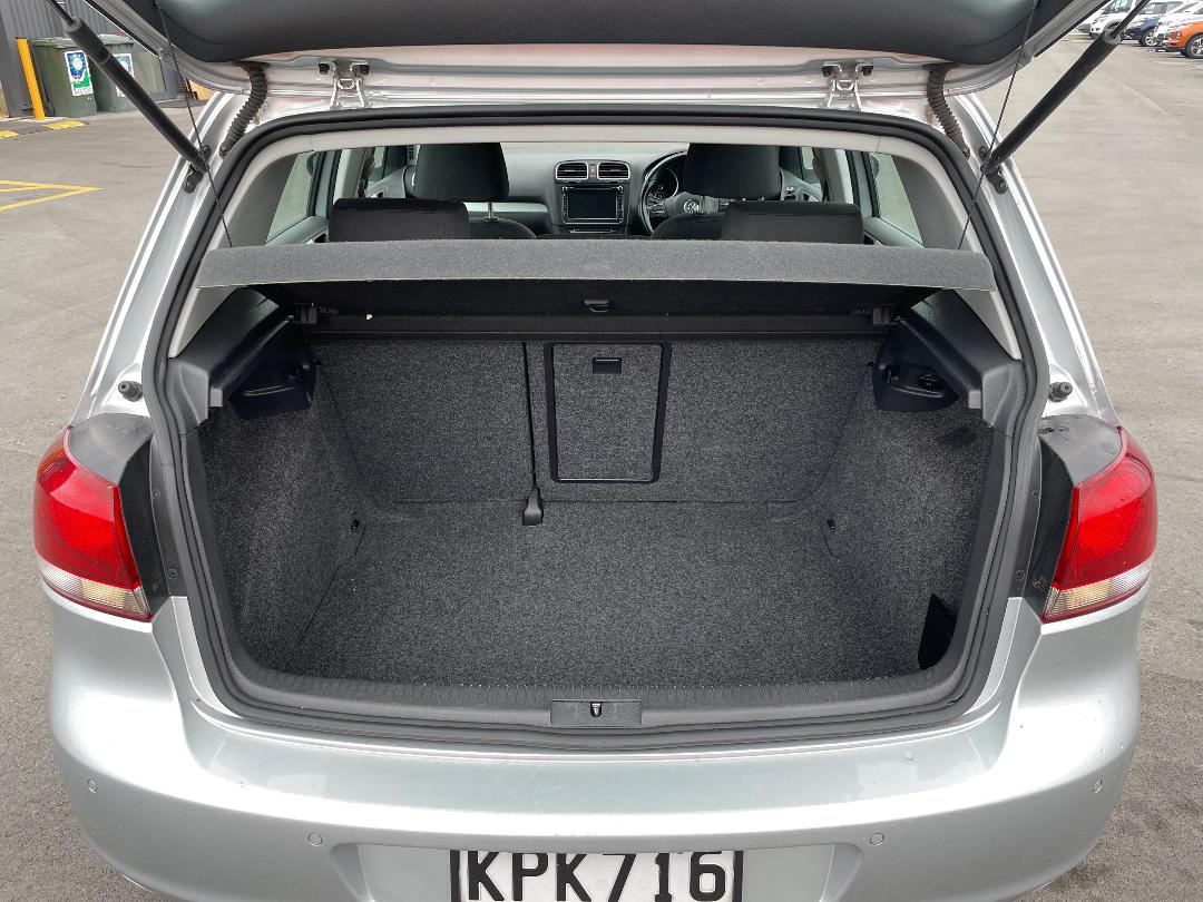 Photo '12' of Volkswagen Golf TSI