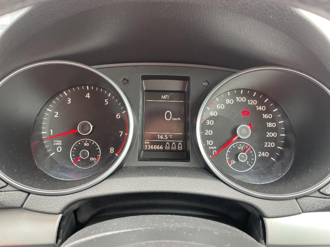 Photo '16' of Volkswagen Golf TSI