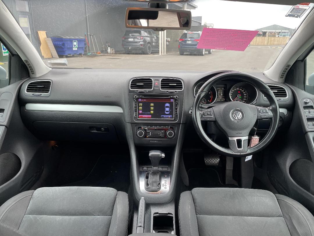 Photo '19' of Volkswagen Golf TSI