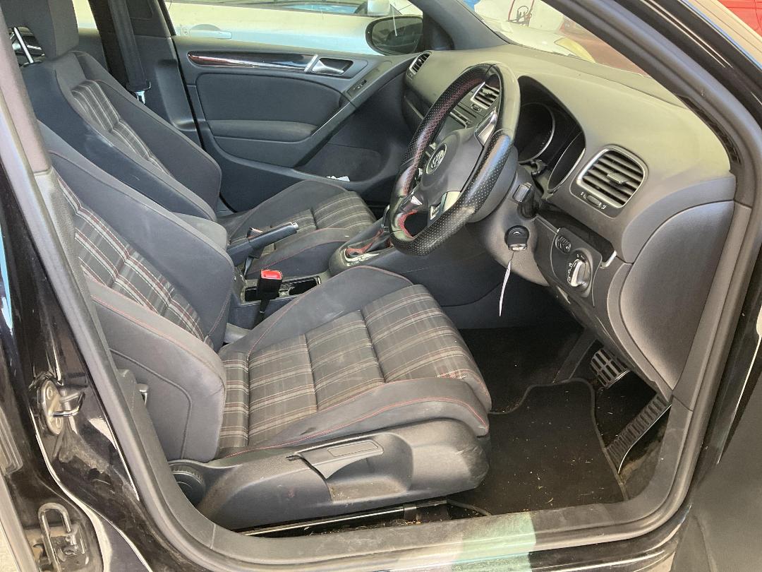 Photo '20' of Volkswagen Golf GTI 155KW