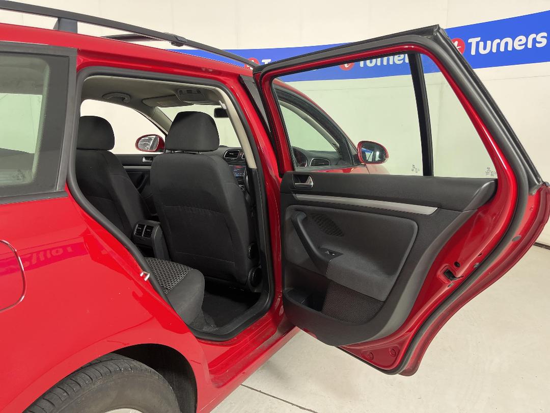 Photo '17' of Volkswagen Golf TSI Photo '17' of Volkswagen Golf TSI