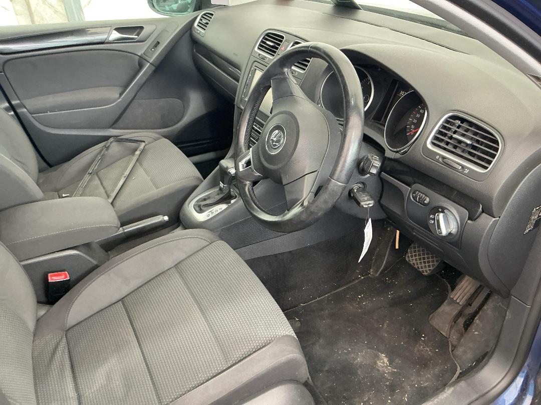 Photo '8' of Volkswagen Golf