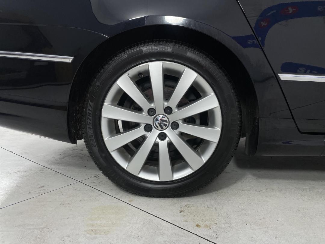 Photo '12' of Volkswagen Passat