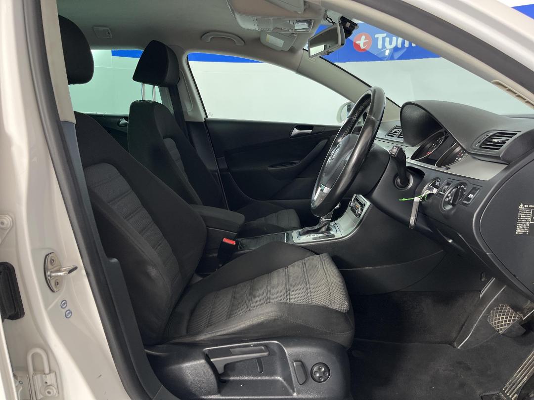 Photo '16' of Volkswagen Passat