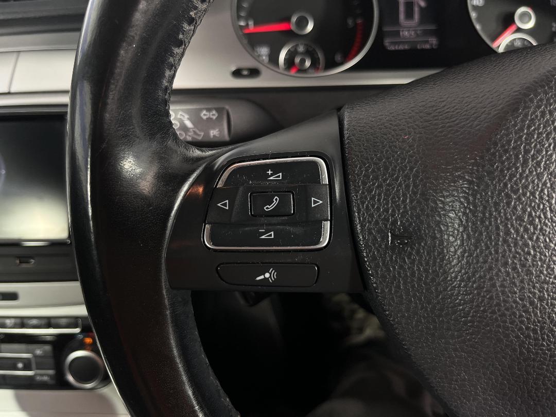 Photo '24' of Volkswagen Passat