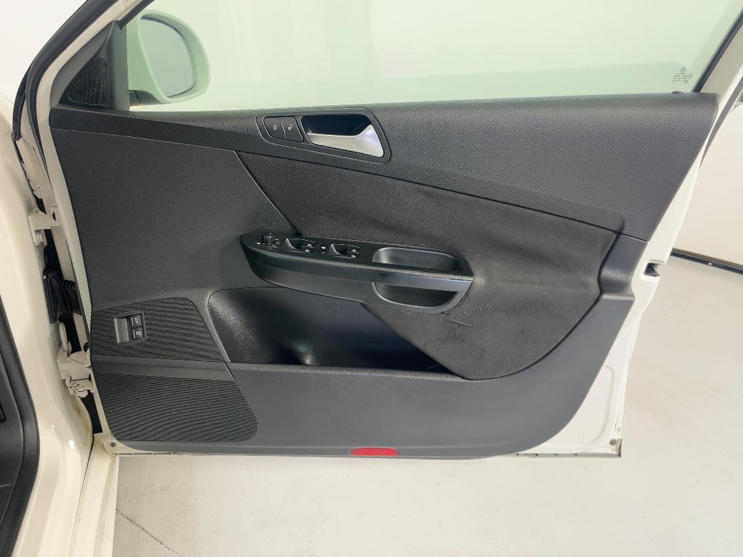 Photo '14' of Volkswagen Passat