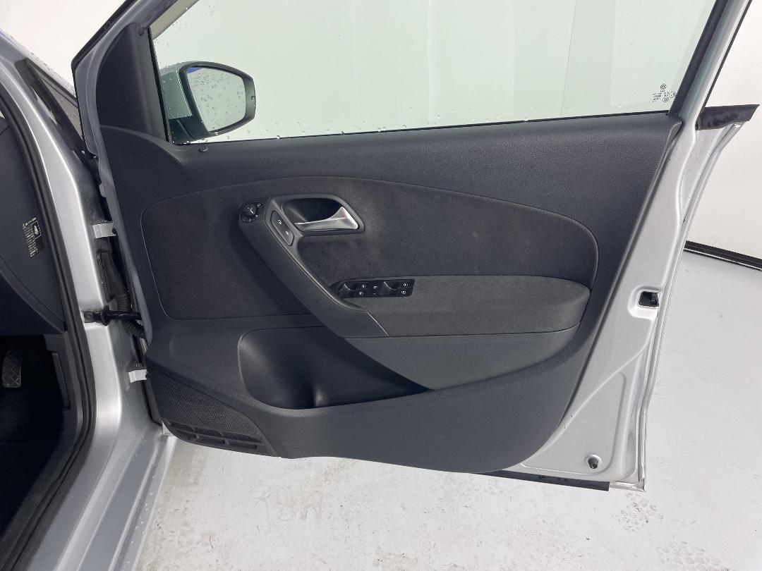 Photo '15' of Volkswagen Polo Photo '15' of Volkswagen Polo