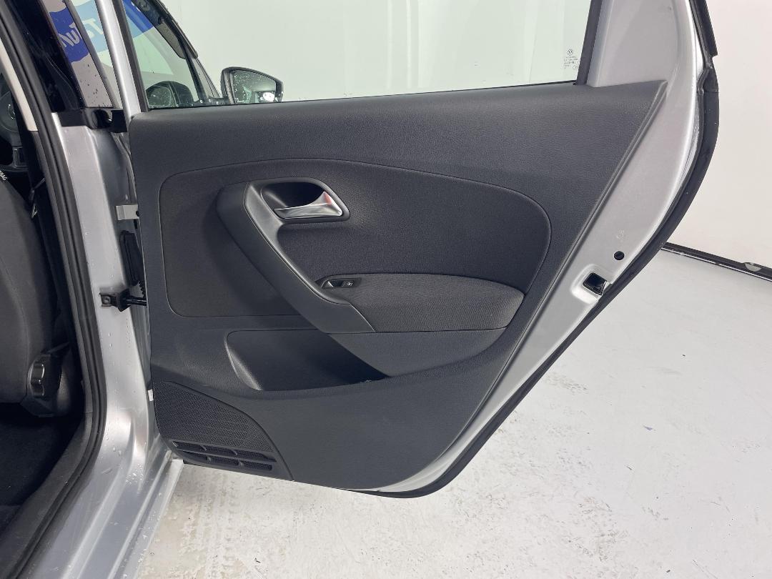 Photo '19' of Volkswagen Polo Photo '19' of Volkswagen Polo