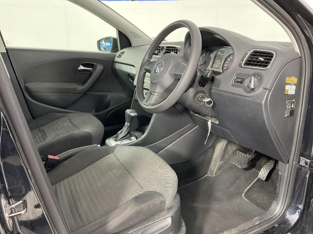 Photo '16' of Volkswagen Polo Photo '16' of Volkswagen Polo