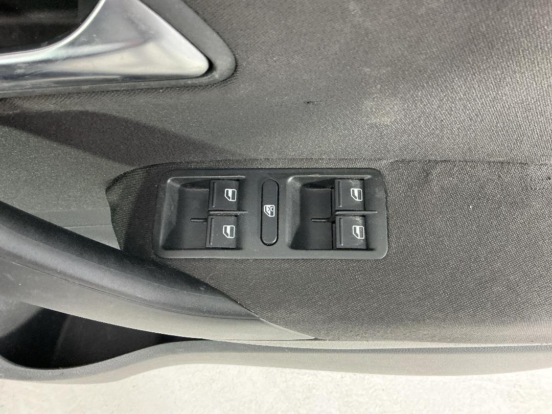 Photo '23' of Volkswagen Polo Photo '23' of Volkswagen Polo