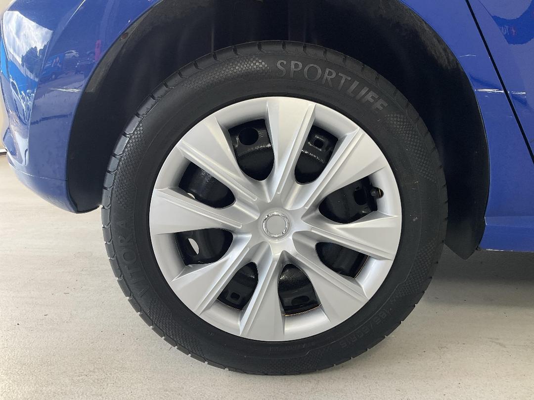 Photo '12' of Volkswagen Polo Photo '12' of Volkswagen Polo