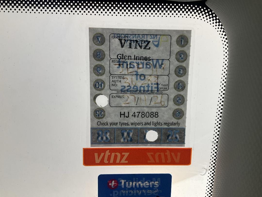 Photo '24' of Volkswagen Polo Photo '24' of Volkswagen Polo