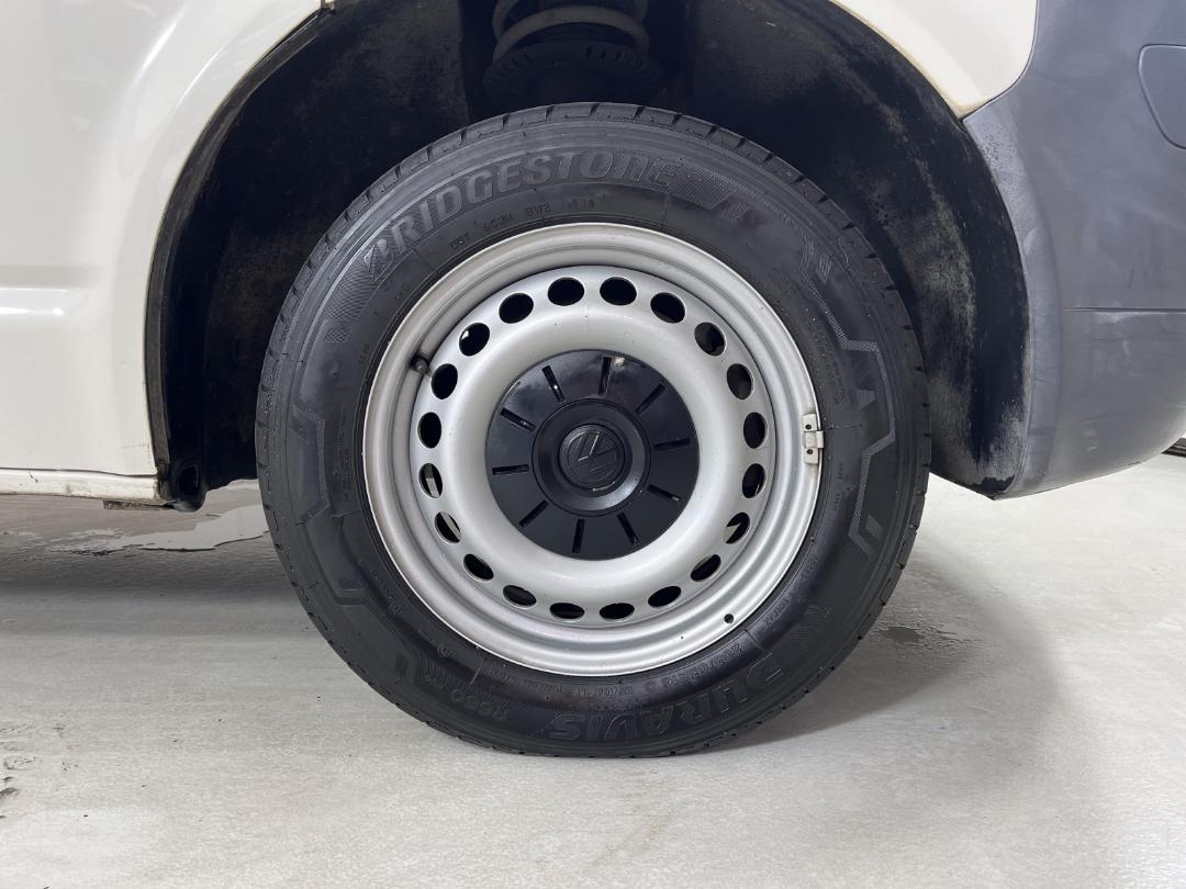 Photo '9' of Volkswagen T5 Photo '9' of Volkswagen T5