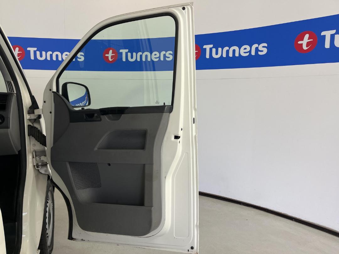 Photo '15' of Volkswagen T5 Photo '15' of Volkswagen T5