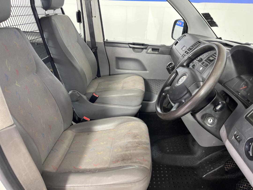 Photo '16' of Volkswagen T5 Photo '16' of Volkswagen T5