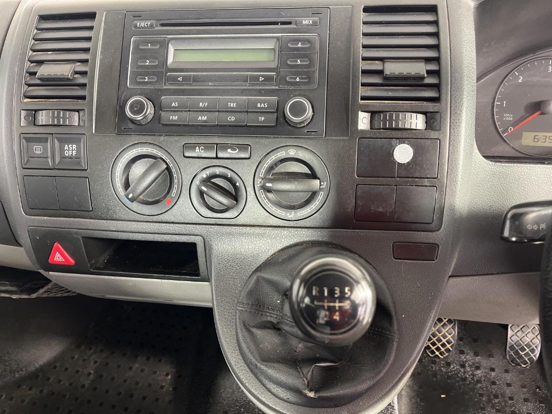 Photo '18' of Volkswagen T5 Photo '18' of Volkswagen T5