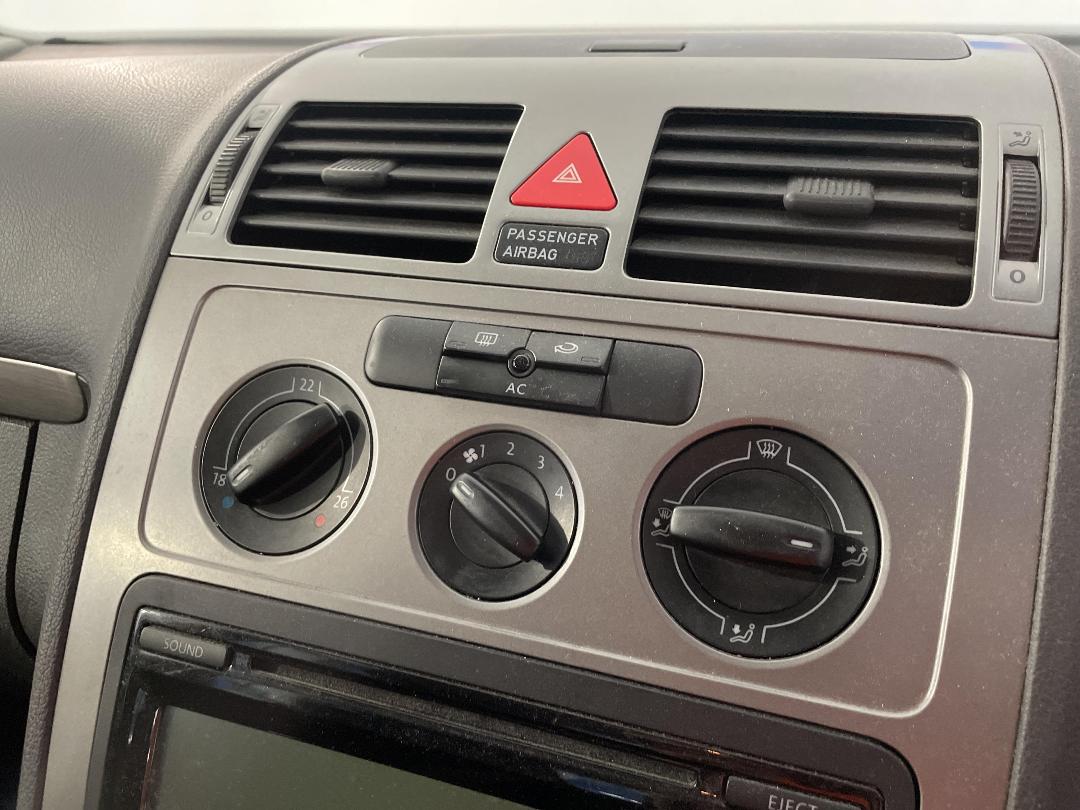 Photo '26' of Volkswagen Touran