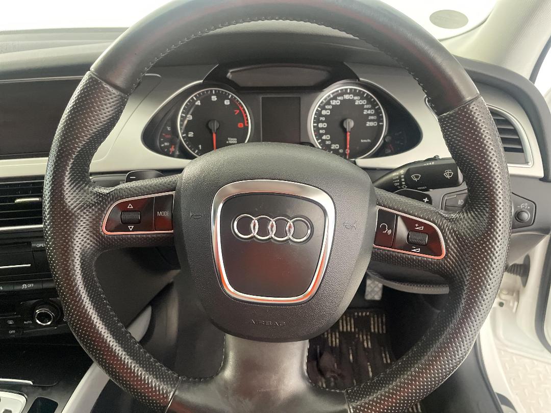 Photo '28' of Audi A4 Photo '28' of Audi A4