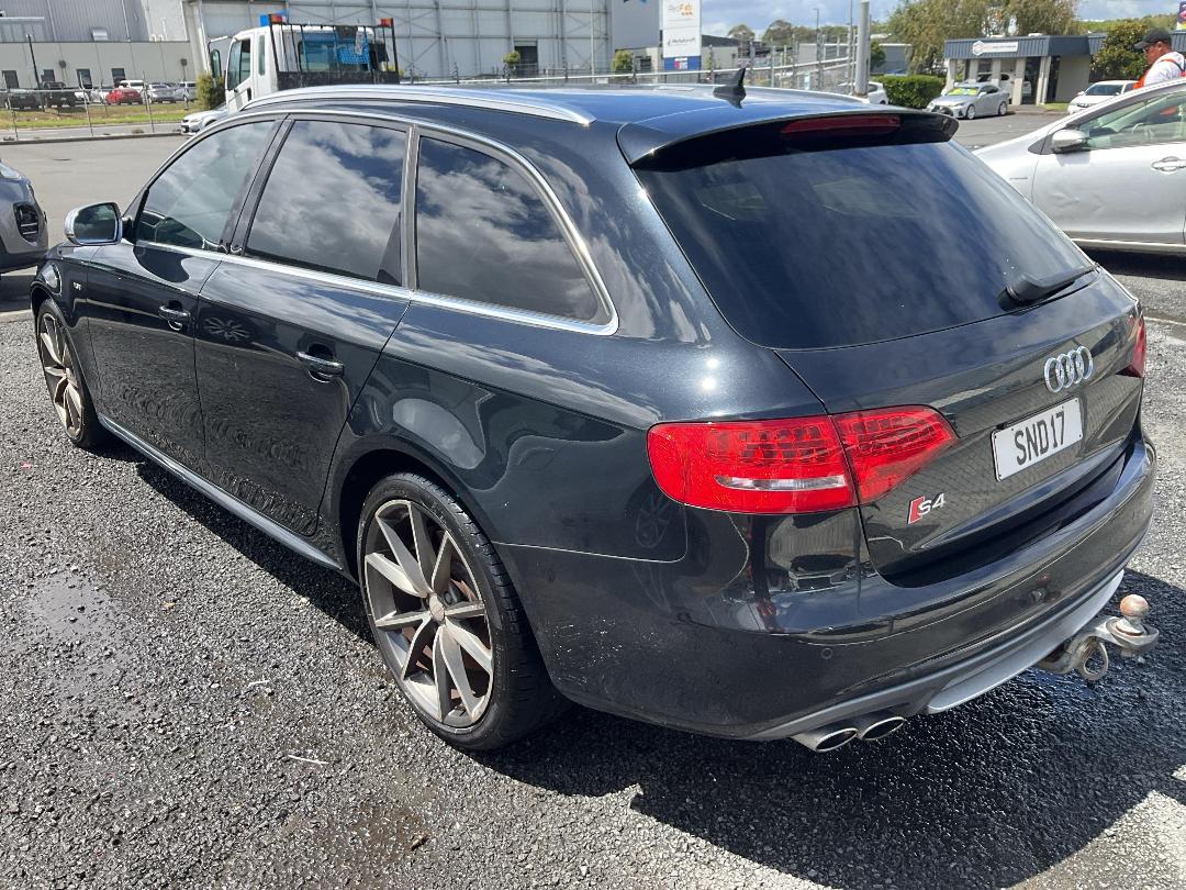 Photo '4' of Audi S4