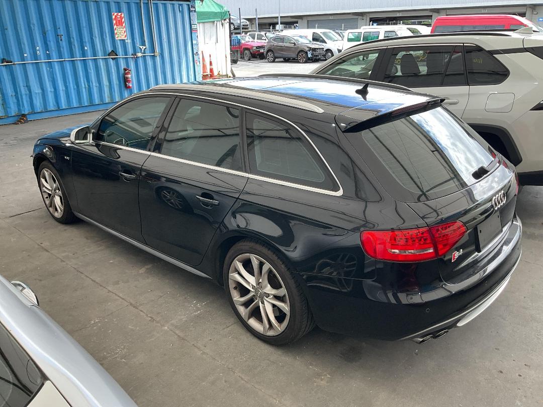 Photo '10' of Audi S4 Photo '10' of Audi S4