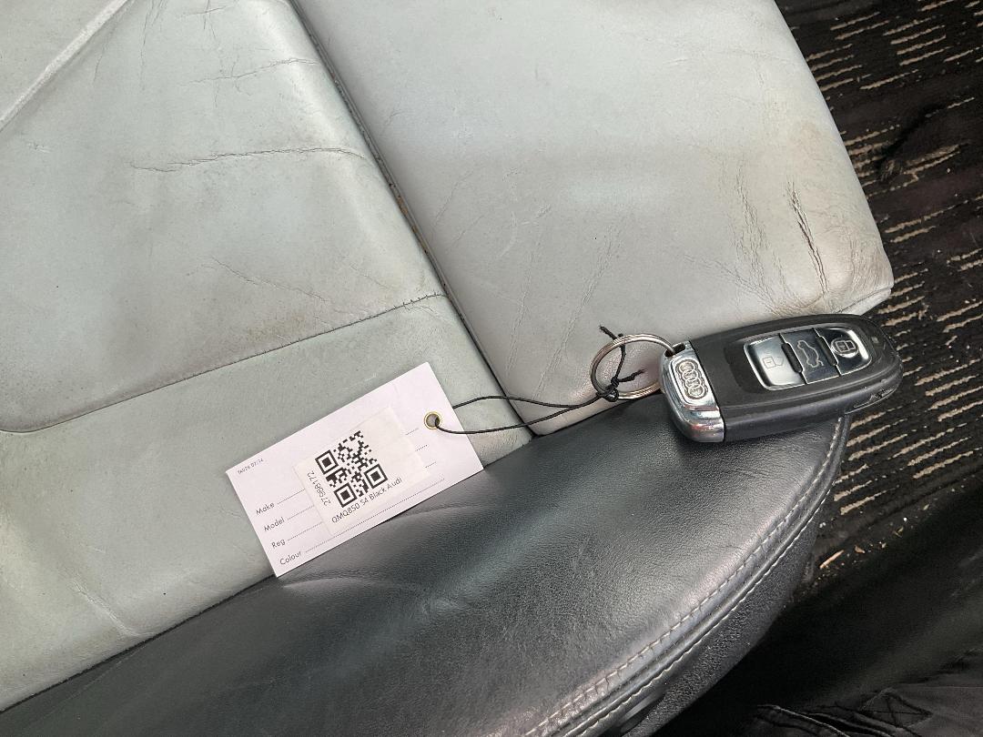 Photo '20' of Audi S4 Photo '20' of Audi S4